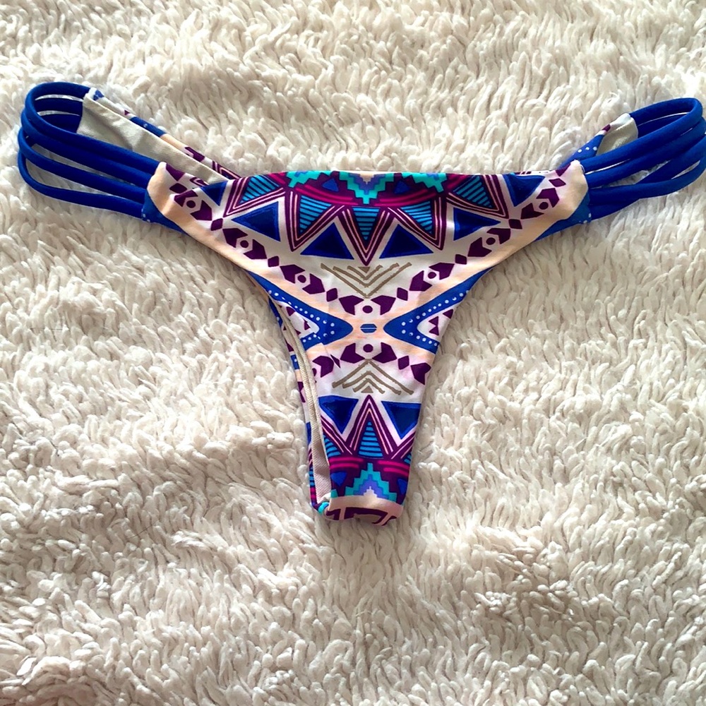 Bikini bottom size Small